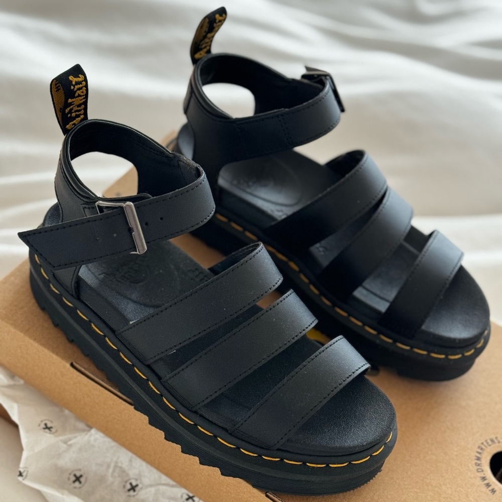💥SALE💥 Dr Martens Air Wave vegan Blaire gladiator sandals 🖤